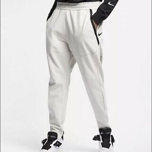 Nike Jogger- NWT